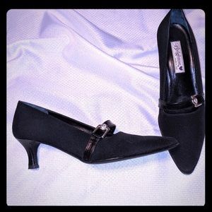Brighton kitten heels size 9 N